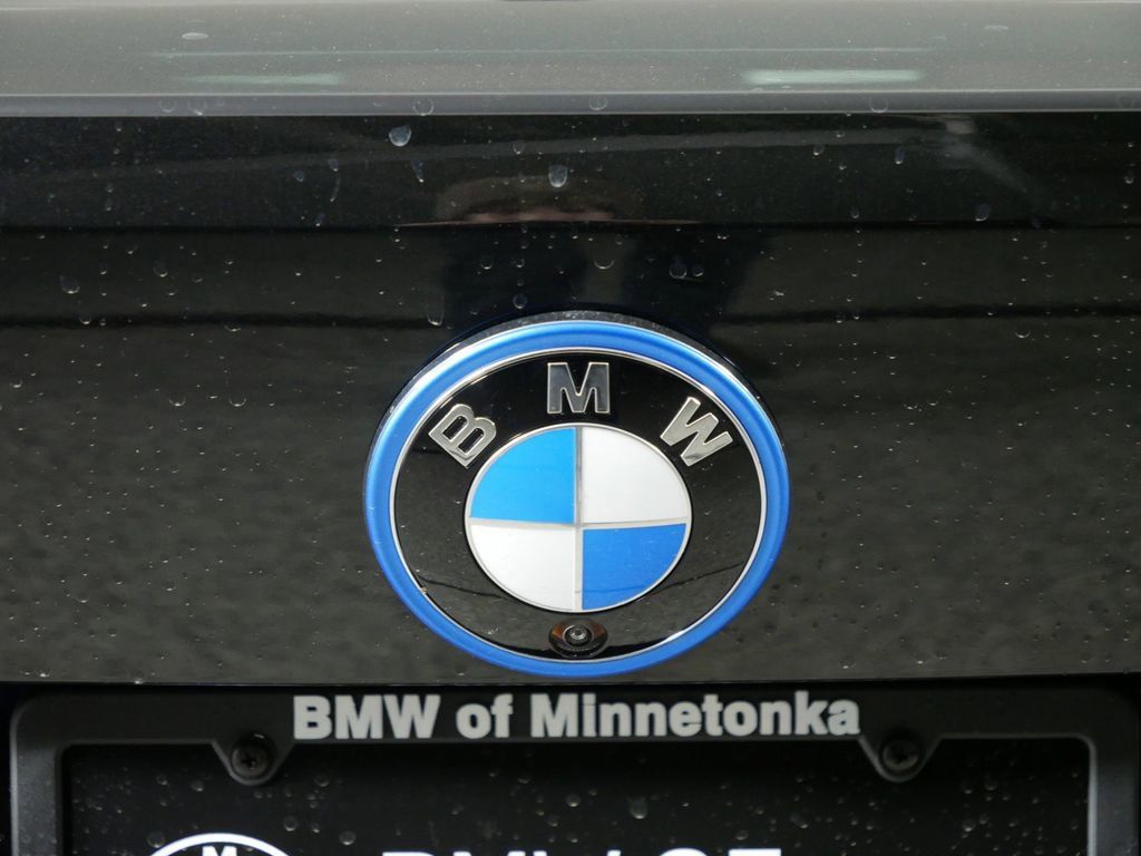 Thumbnail: 2025 BMW i4 - 7