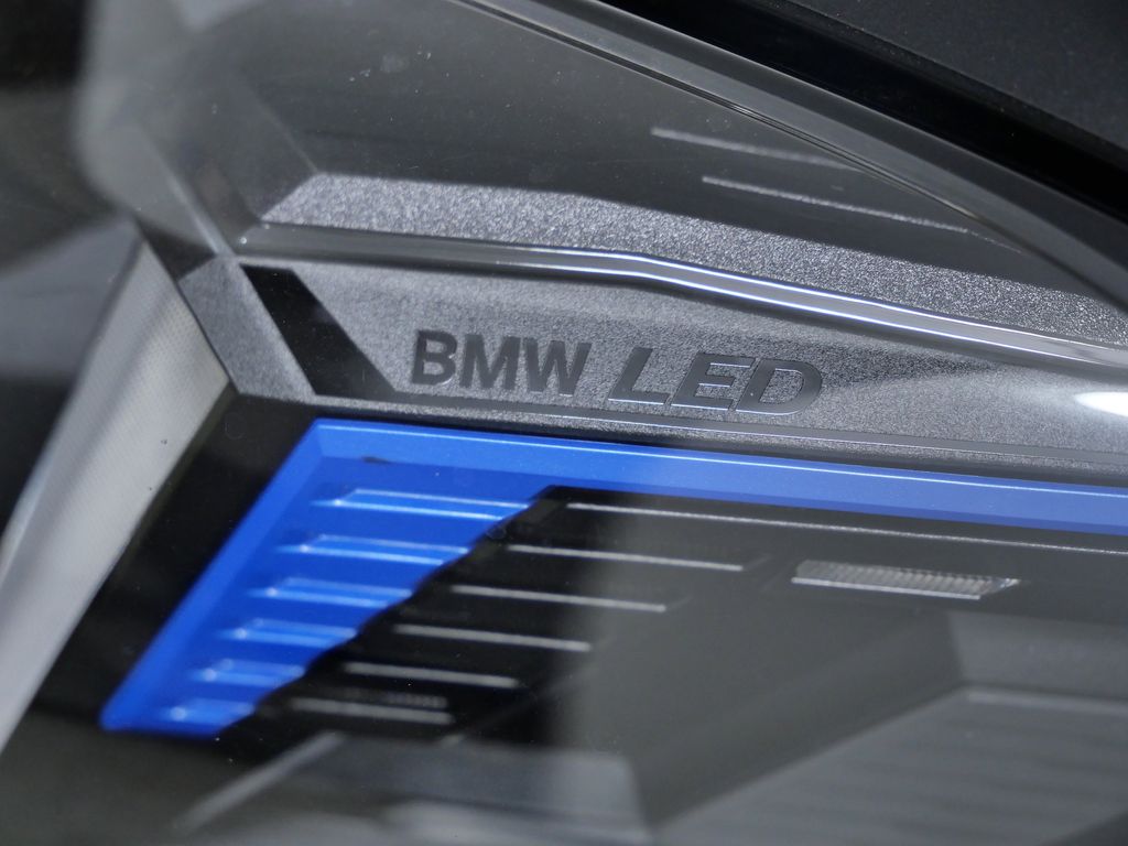Thumbnail: 2025 BMW i4 - 18