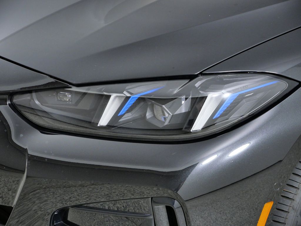 Thumbnail: 2025 BMW i4 - 17