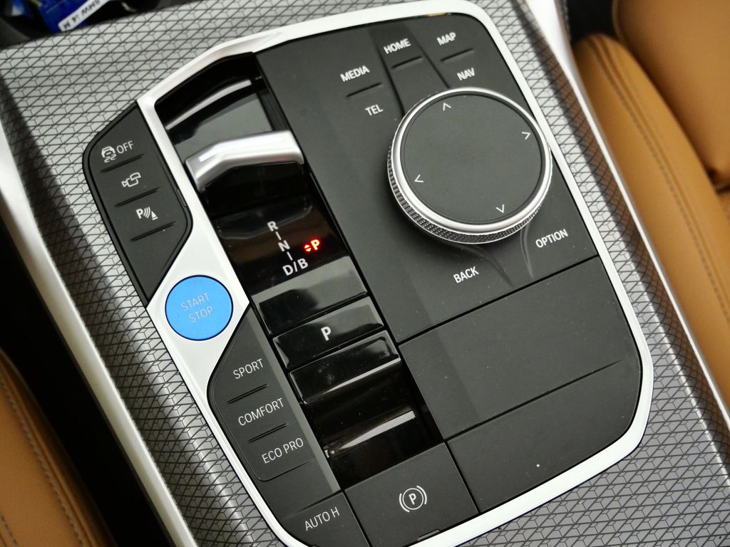 Thumbnail: 2025 BMW i4 - 50