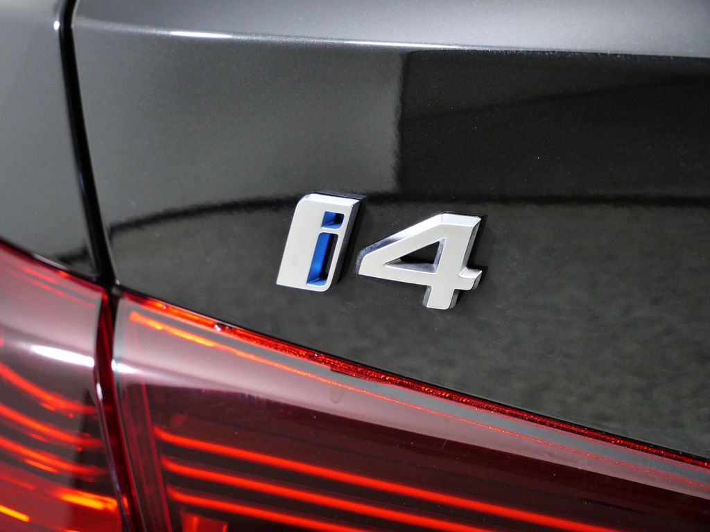 Thumbnail: 2025 BMW i4 - 25