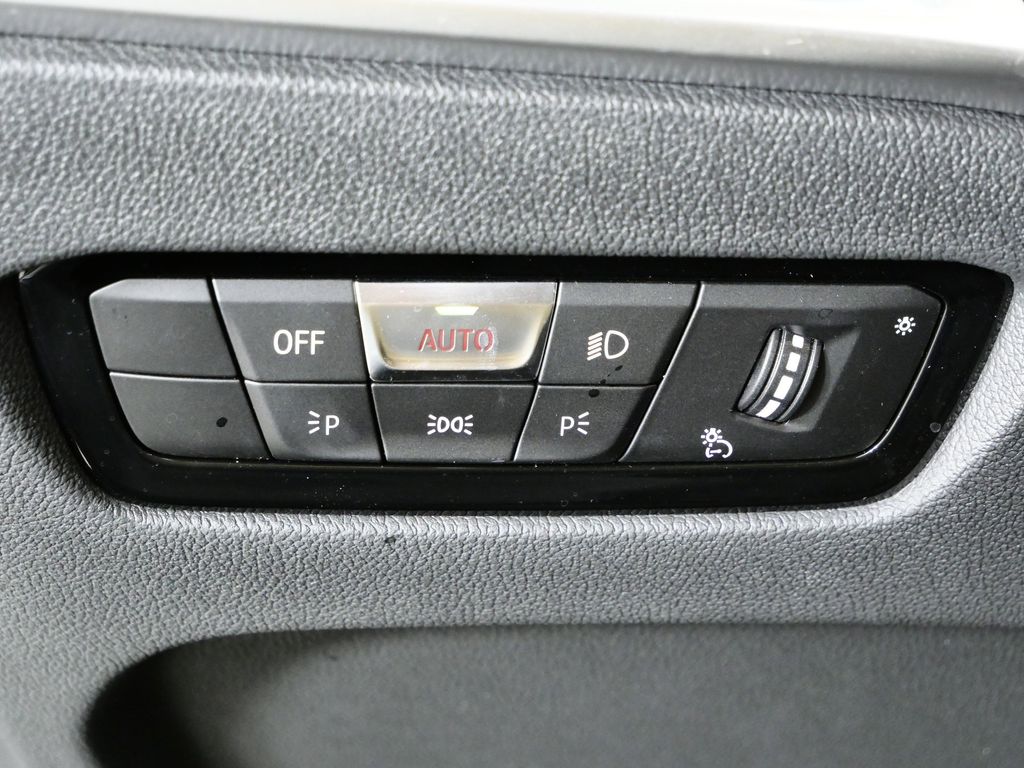 Thumbnail: 2025 BMW i4 - 43