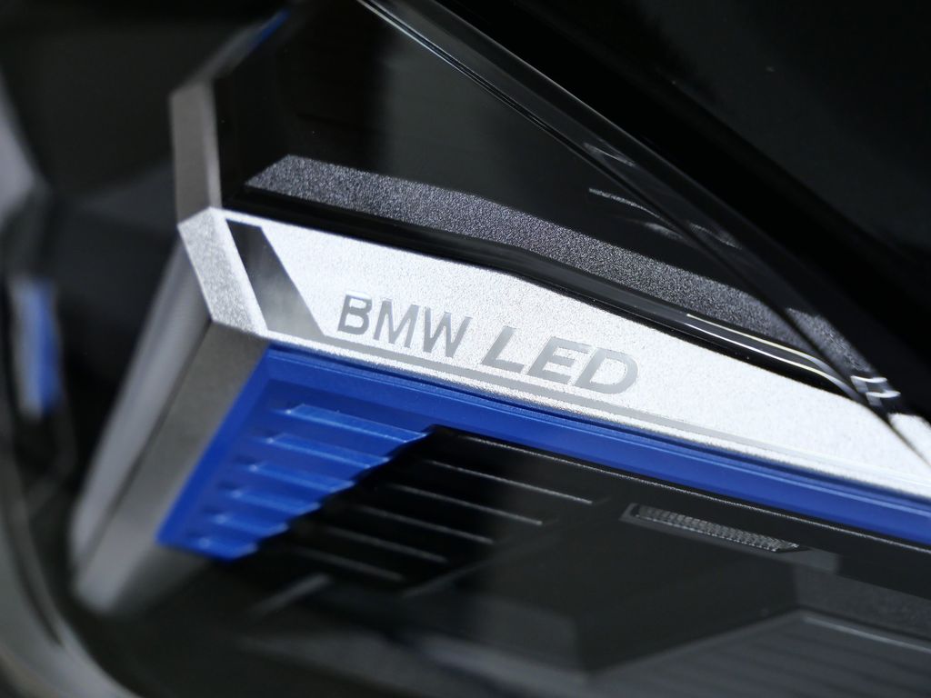 Thumbnail: 2025 BMW i4 - 18