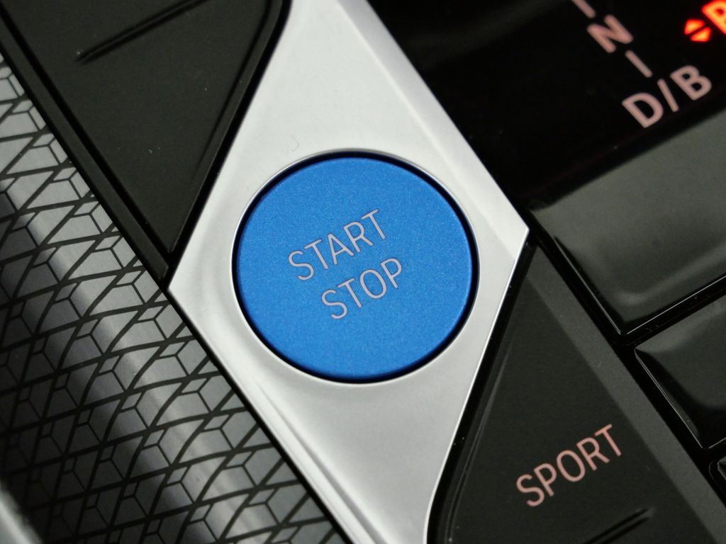 Thumbnail: 2025 BMW i4 - 13