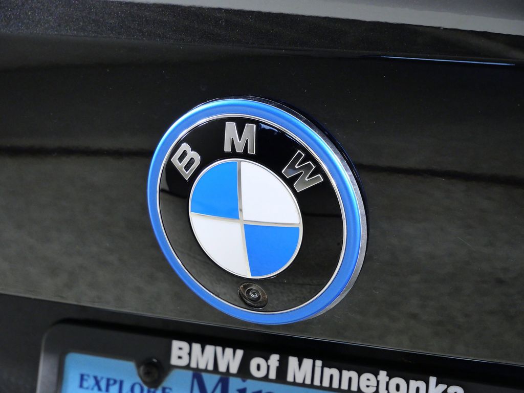 Thumbnail: 2025 BMW i4 - 7