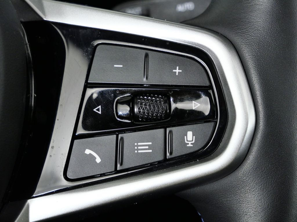 Thumbnail: 2025 BMW i4 - 45