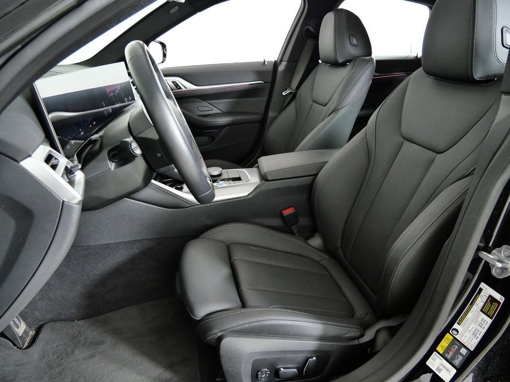 Thumbnail: 2025 BMW i4 - 39