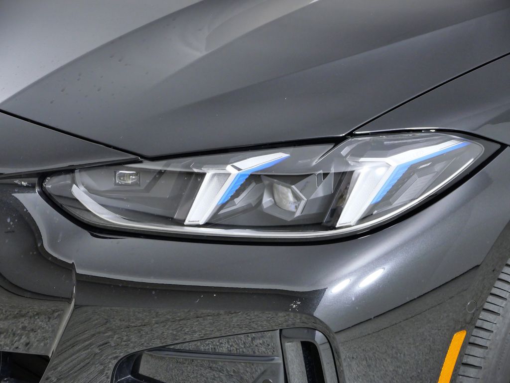 Thumbnail: 2025 BMW i4 - 17