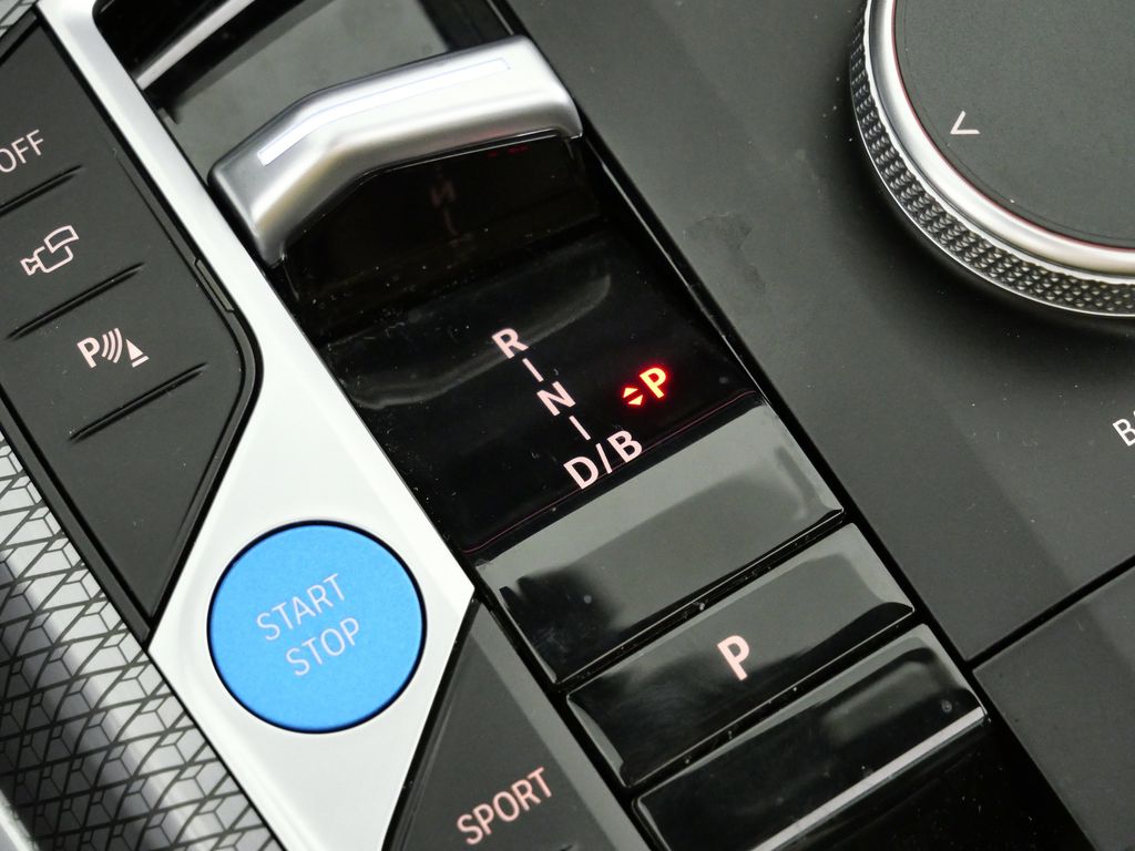 Thumbnail: 2025 BMW i4 - 49