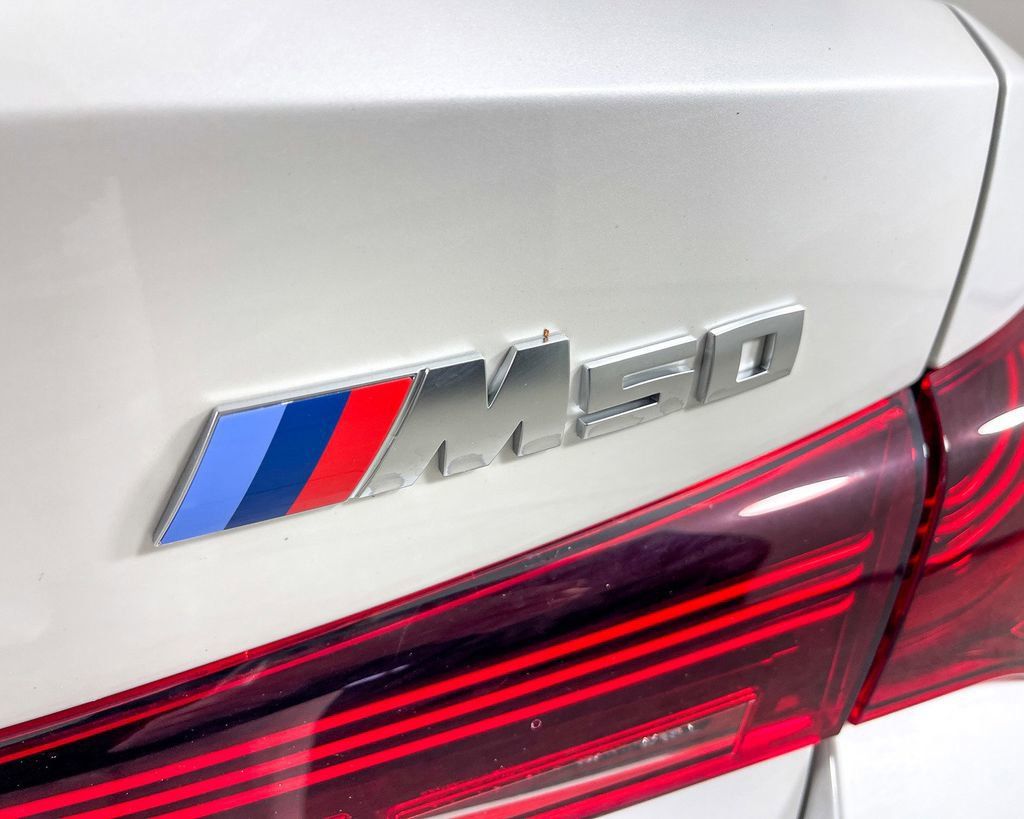 Thumbnail: 2025 BMW i4 - 25