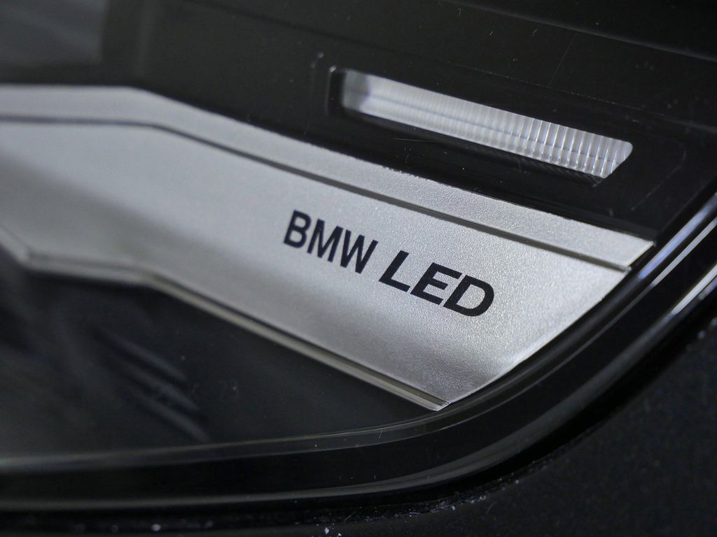 Thumbnail: 2026 BMW i5 - 7