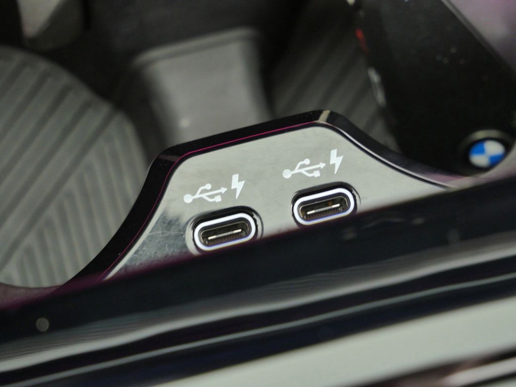 Thumbnail: 2026 BMW i5 - 47