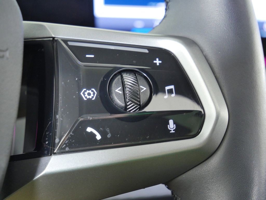 Thumbnail: 2026 BMW i5 - 41