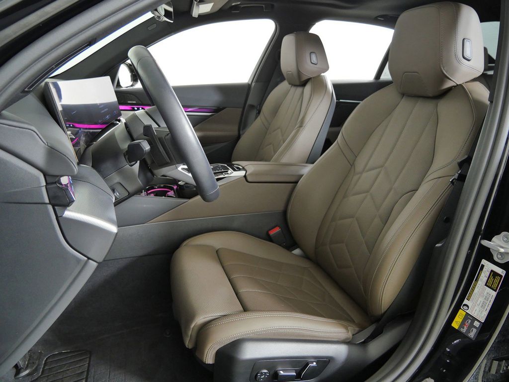 Thumbnail: 2026 BMW i5 - 37