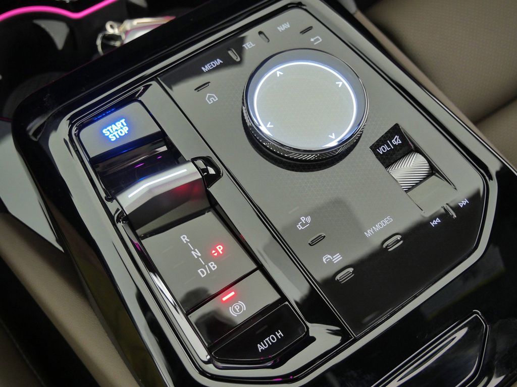 Thumbnail: 2026 BMW i5 - 46