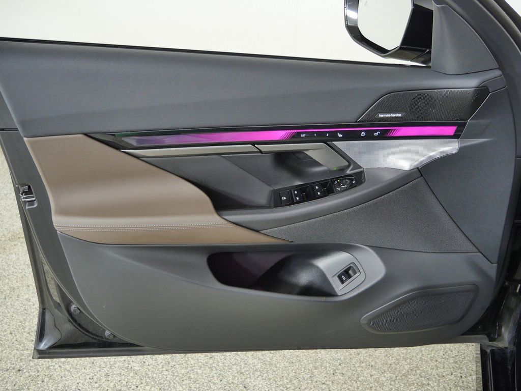 Thumbnail: 2026 BMW i5 - 35