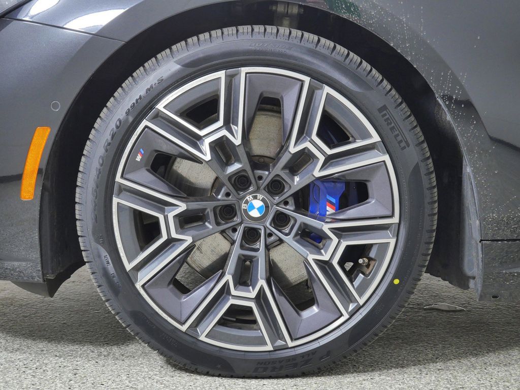 Thumbnail: 2026 BMW i5 - 8