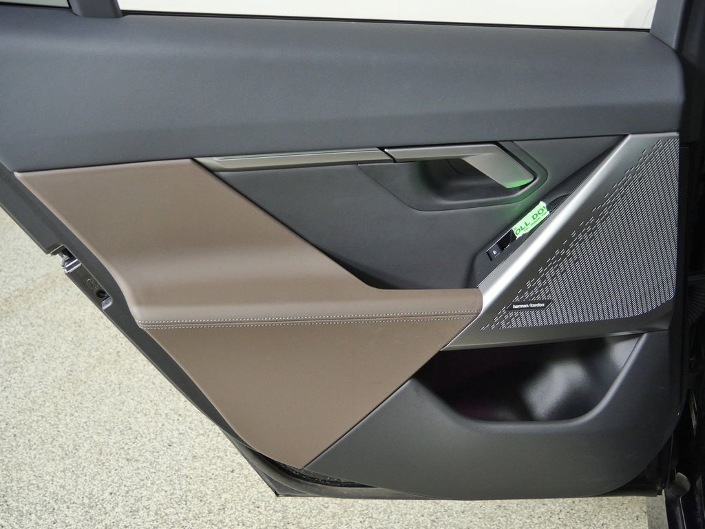 Thumbnail: 2026 BMW i5 - 32