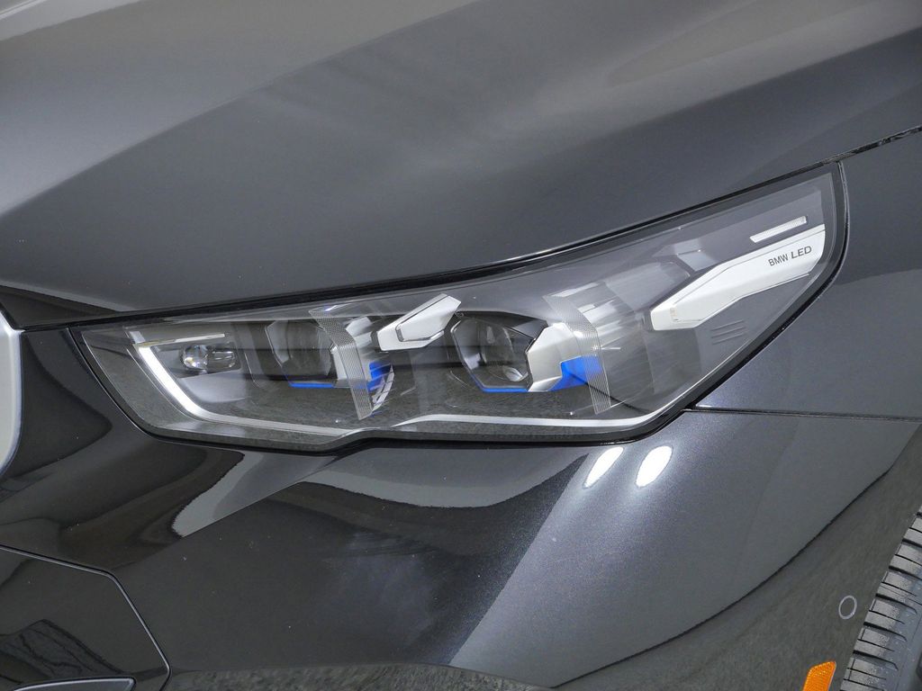 Thumbnail: 2026 BMW i5 - 17