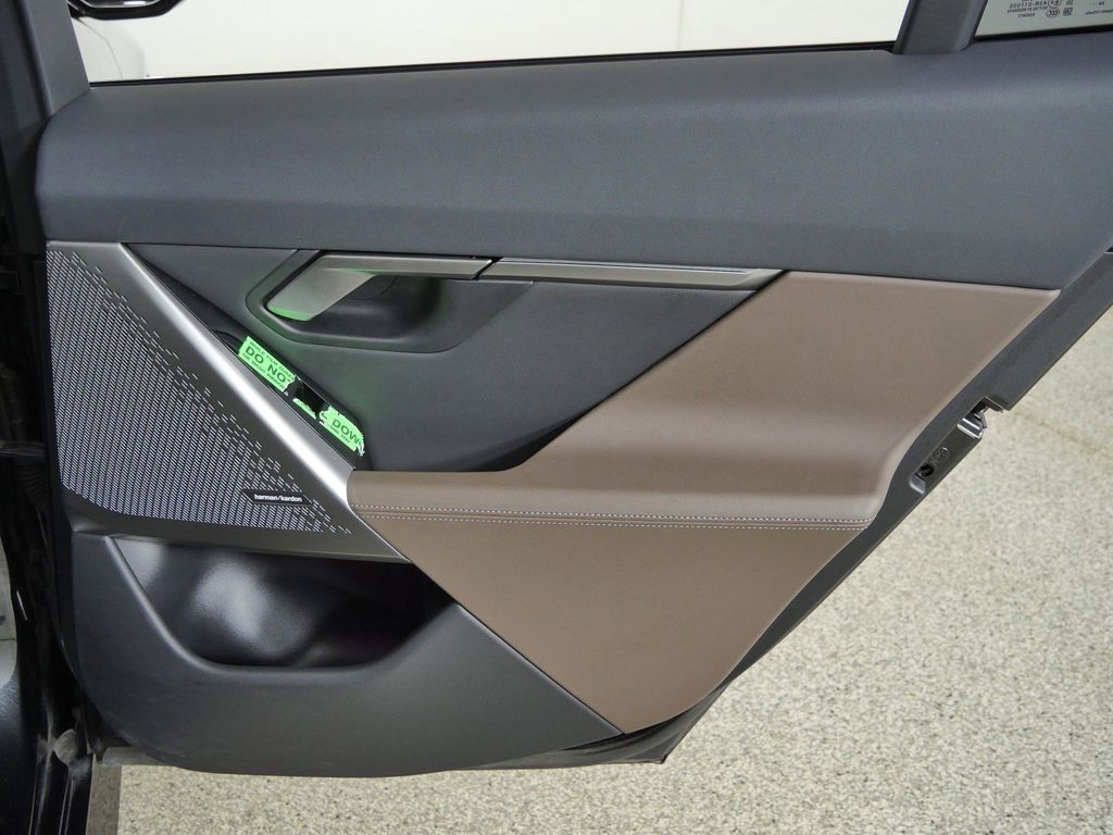 Thumbnail: 2026 BMW i5 - 29