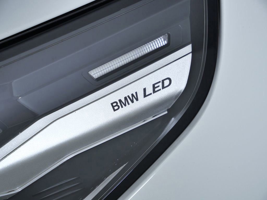 Thumbnail: 2026 BMW i5 - 6
