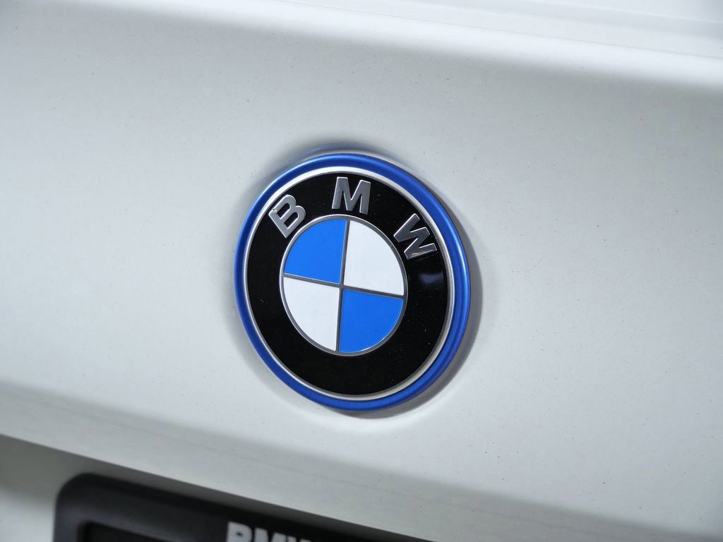Thumbnail: 2026 BMW i5 - 22
