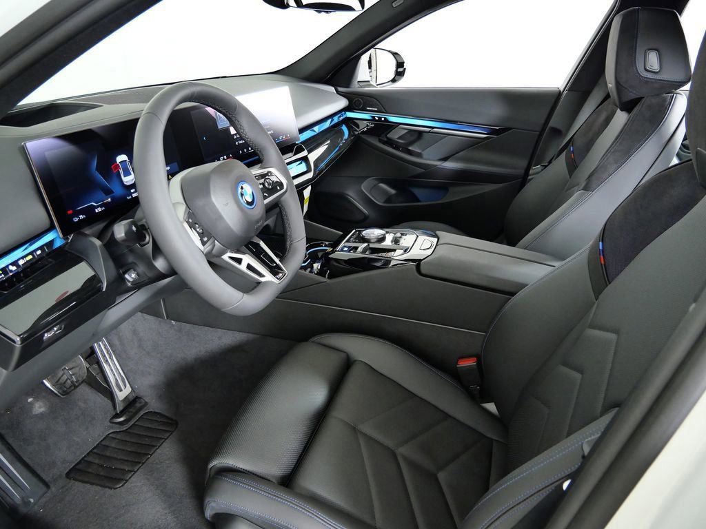 Thumbnail: 2026 BMW i5 - 37