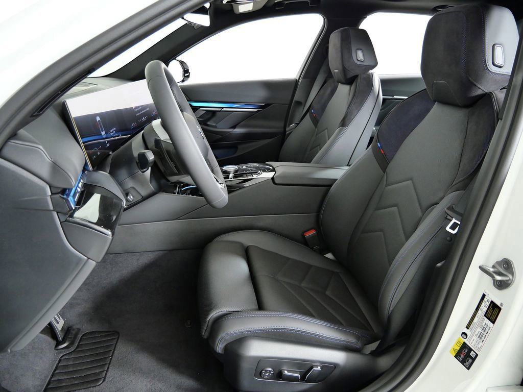 Thumbnail: 2026 BMW i5 - 38