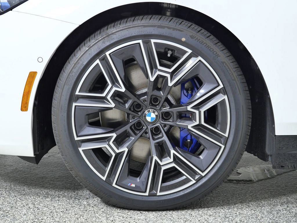 Thumbnail: 2026 BMW i5 - 7