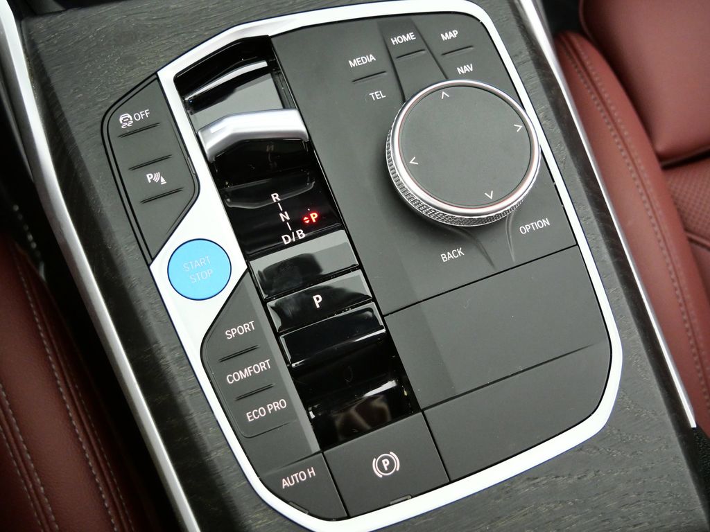 Thumbnail: 2023 BMW i4 - 13