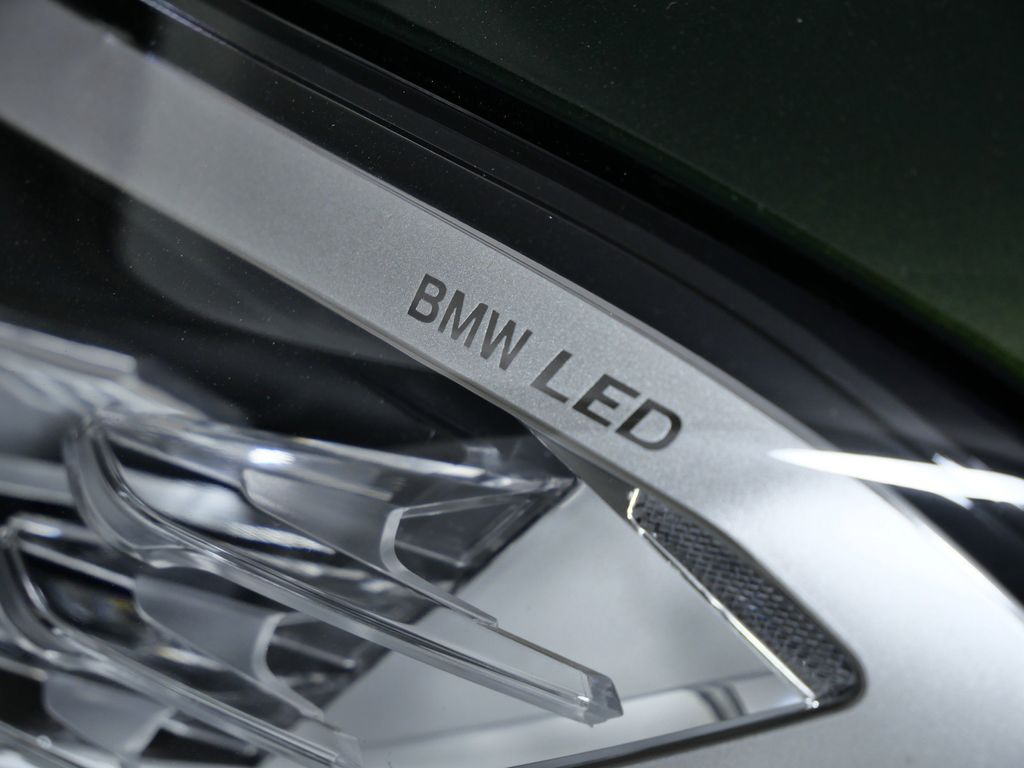 Thumbnail: 2023 BMW i4 - 17