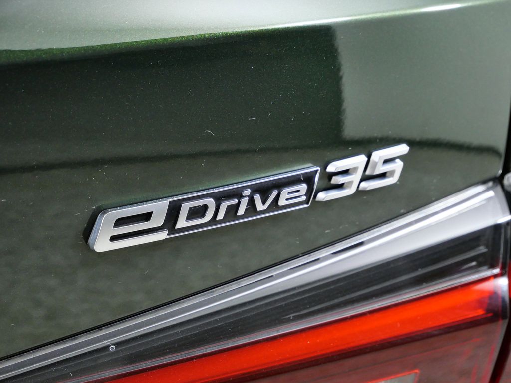 Thumbnail: 2023 BMW i4 - 22