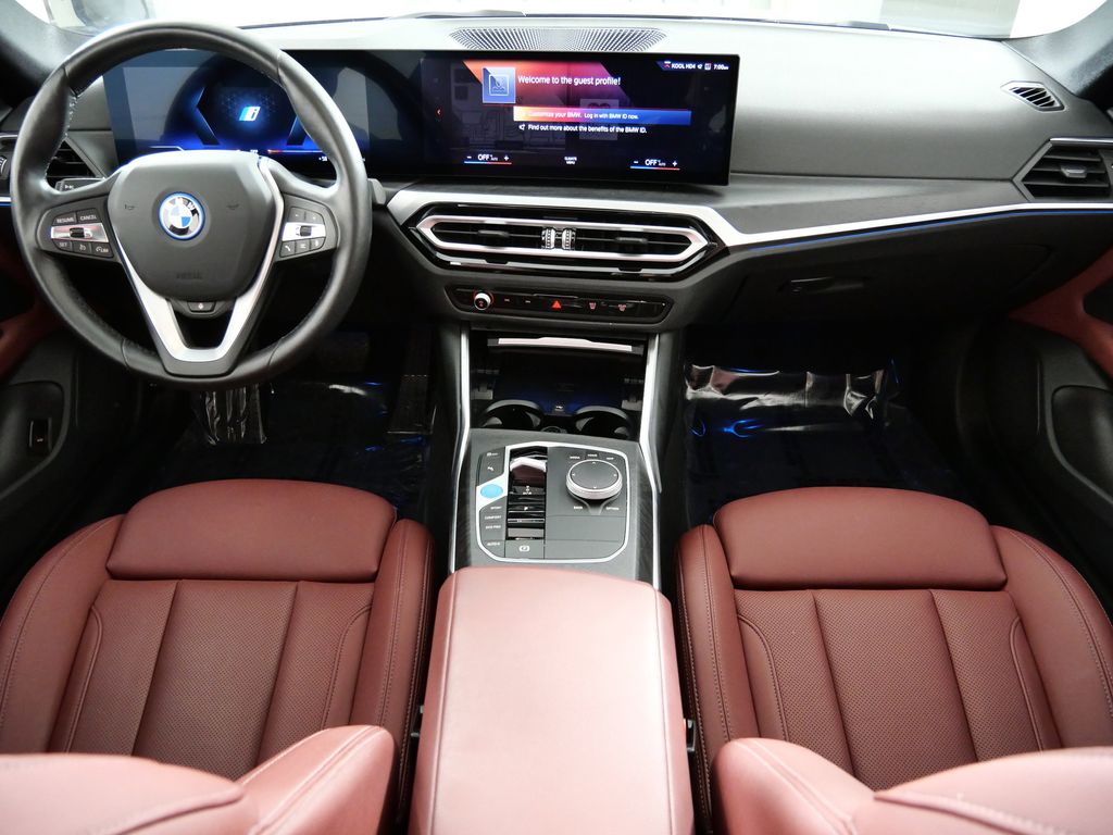 Thumbnail: 2023 BMW i4 - 2