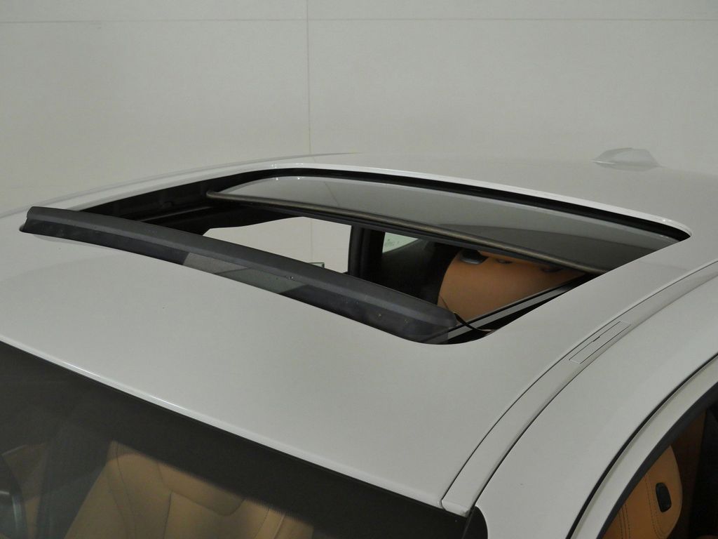 Thumbnail: 2023 BMW i4 - 28