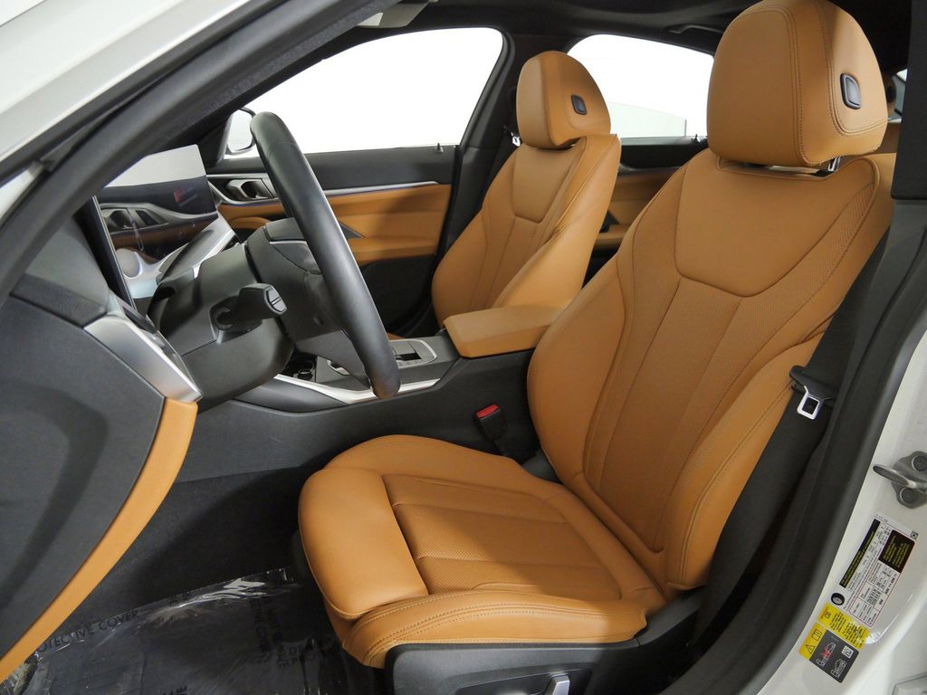 Thumbnail: 2023 BMW i4 - 40