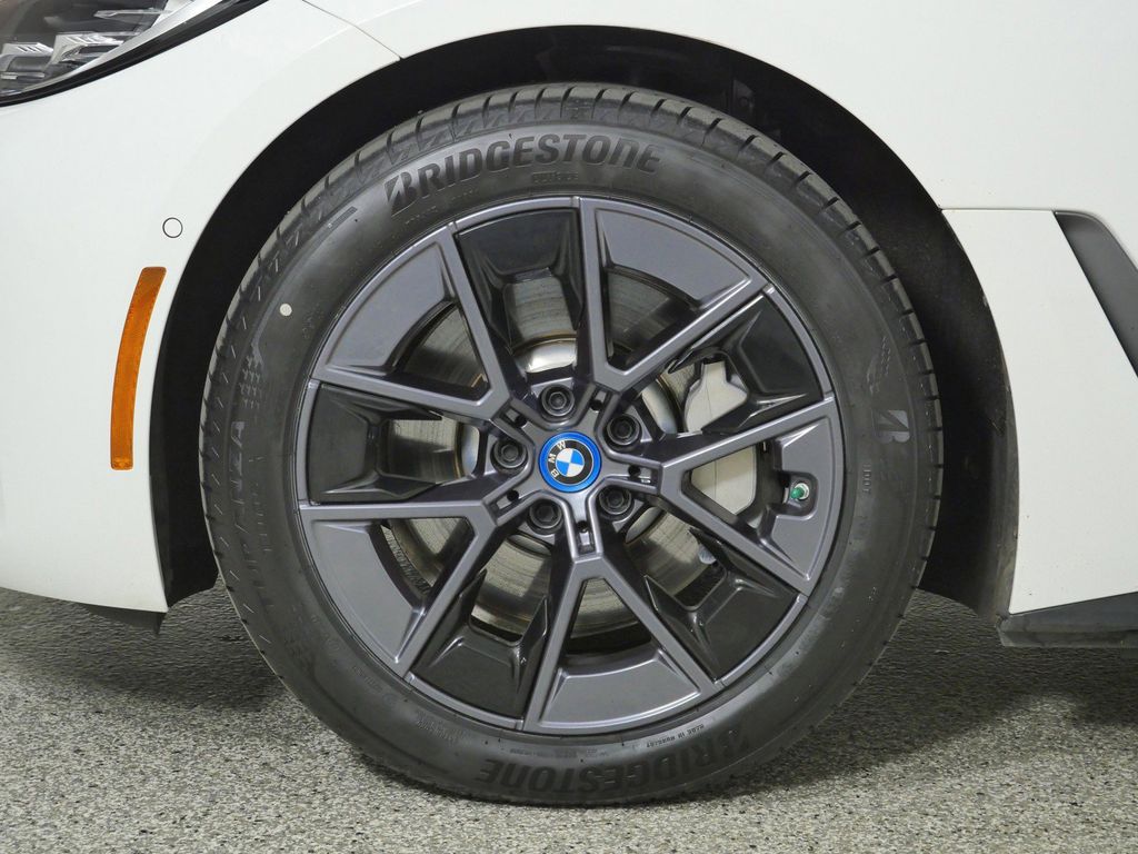 Thumbnail: 2023 BMW i4 - 27