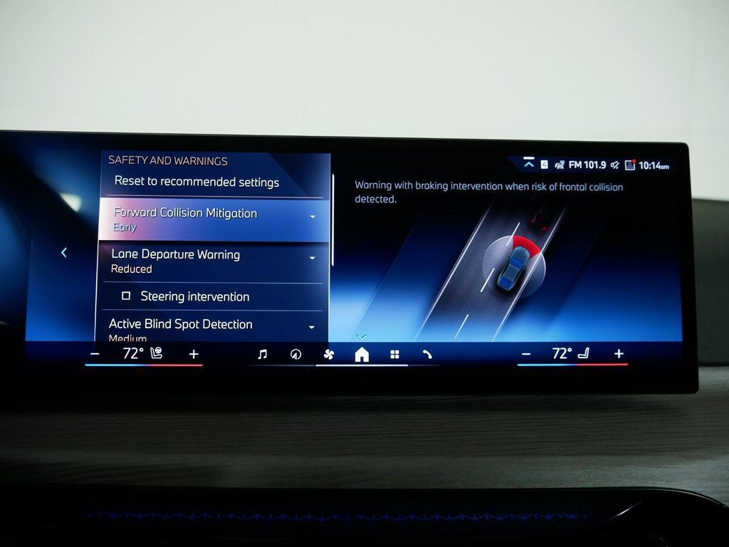 Thumbnail: 2025 BMW i4 - 44