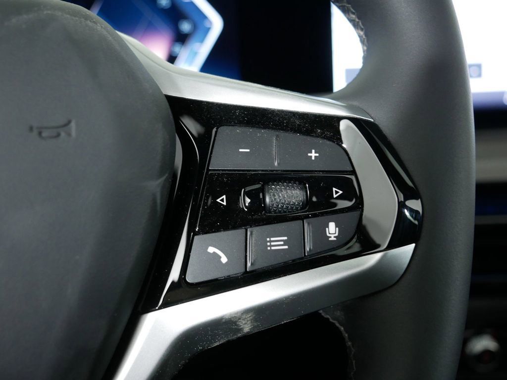 Thumbnail: 2025 BMW i4 - 41