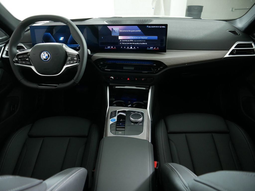 Thumbnail: 2025 BMW i4 - 2