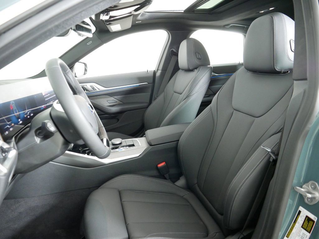 Thumbnail: 2025 BMW i4 - 35