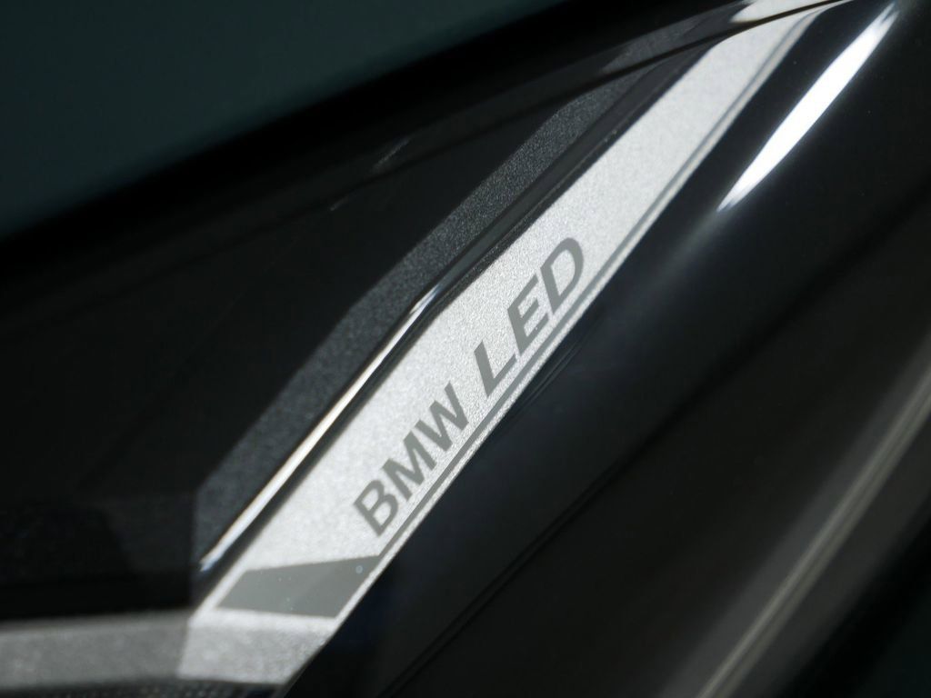 Thumbnail: 2025 BMW i4 - 25