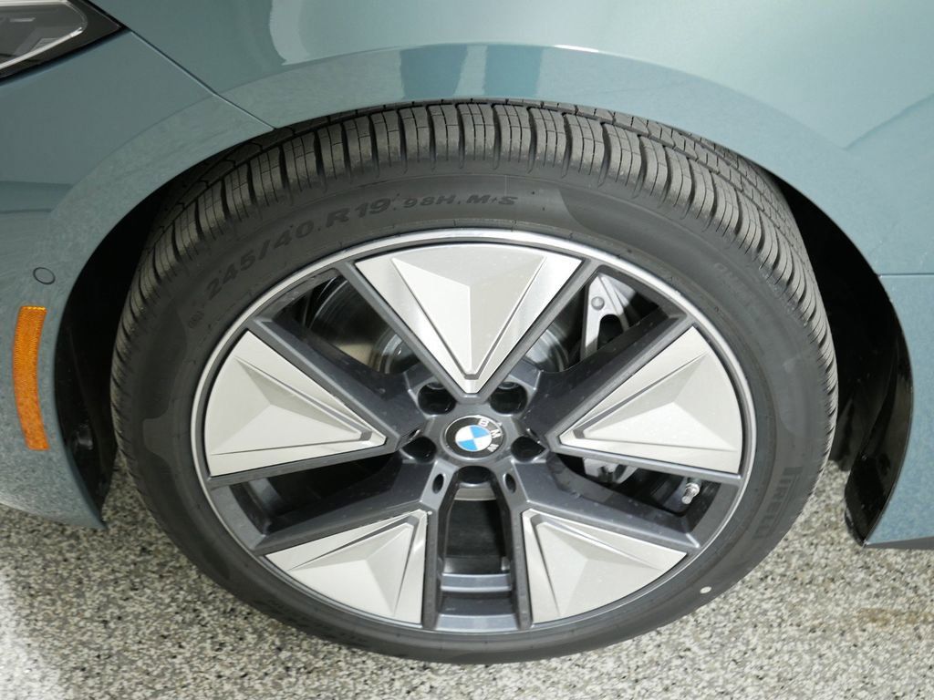 Thumbnail: 2025 BMW i4 - 26