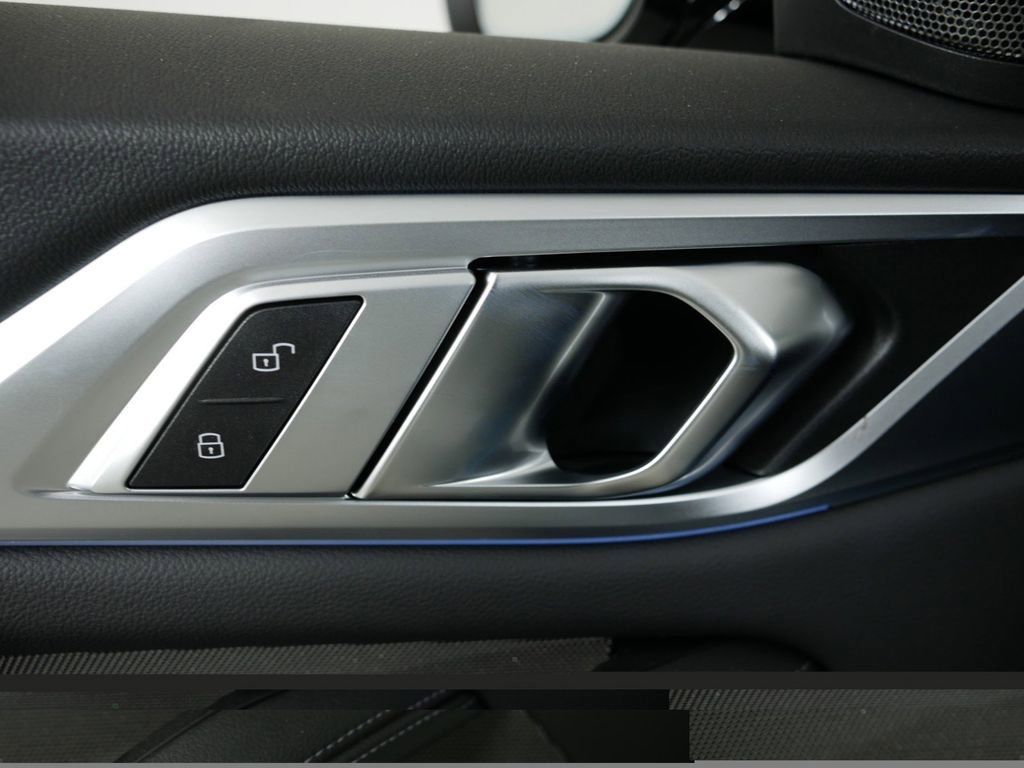 Thumbnail: 2025 BMW i4 - 39