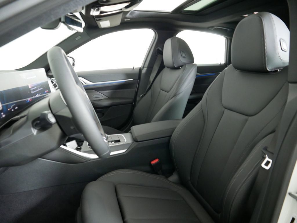 Thumbnail: 2025 BMW i4 - 36