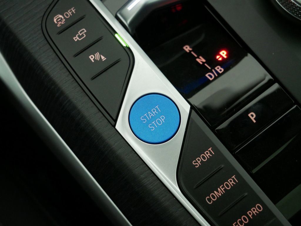 Thumbnail: 2025 BMW i4 - 51