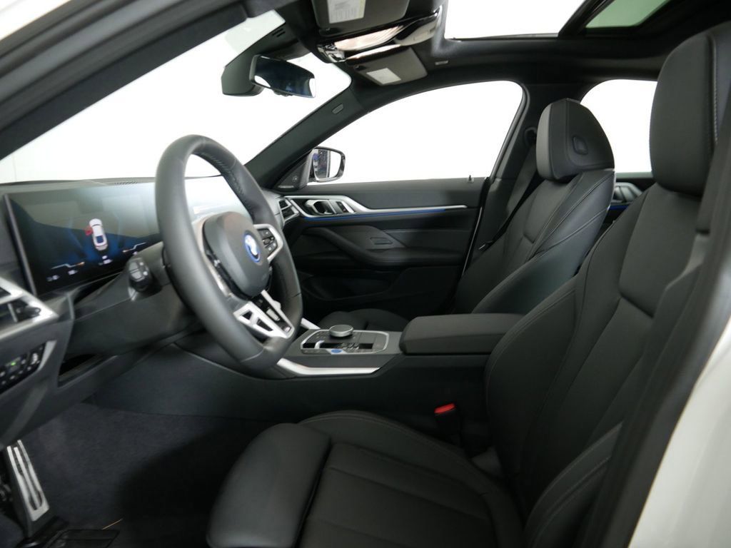 Thumbnail: 2025 BMW i4 - 35