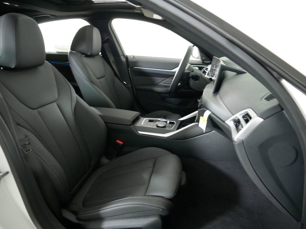 Thumbnail: 2025 BMW i4 - 28