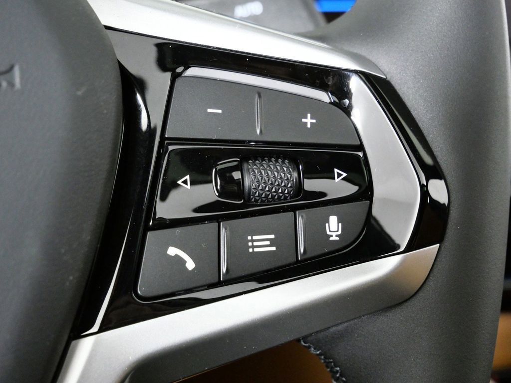 Thumbnail: 2026 BMW i4 - 43