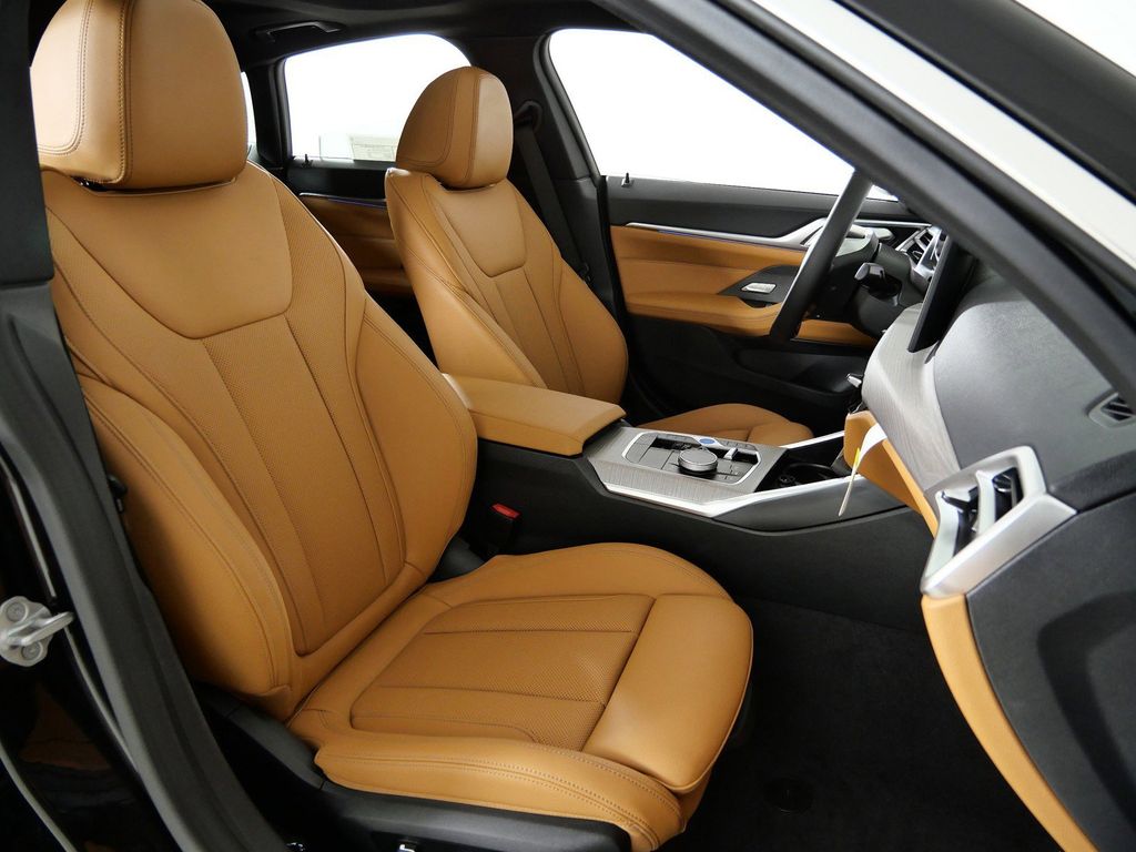 Thumbnail: 2026 BMW i4 - 11