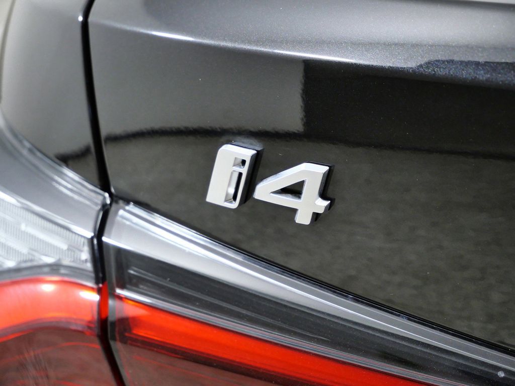 Thumbnail: 2026 BMW i4 - 25